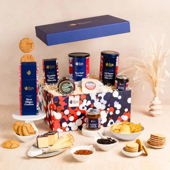Lincolnshire Cheese and Treats Hamper