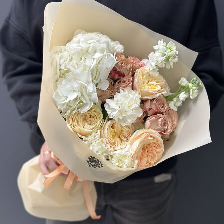 Author's bouquet of flowers "Holly" (Usual)