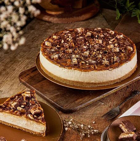 Snickers Cheesecake Torte