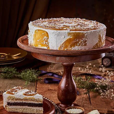 Salty Caramel Cake Torte