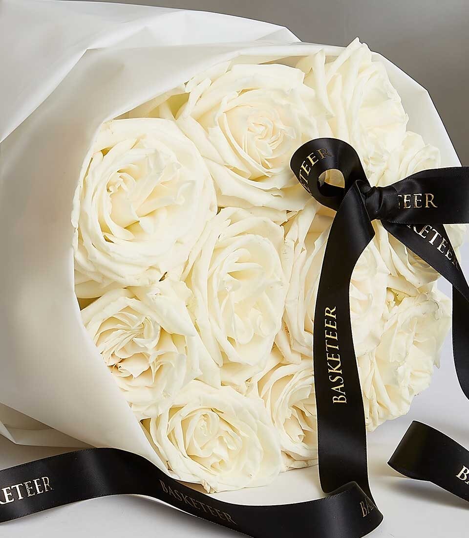 White Playa Blanca Roses Bouquet (S ( 10 Stem of Maine Roses ))