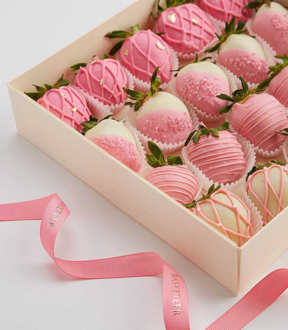 Premium Chocolate-Covered Strawberries — Perfect Gift Box