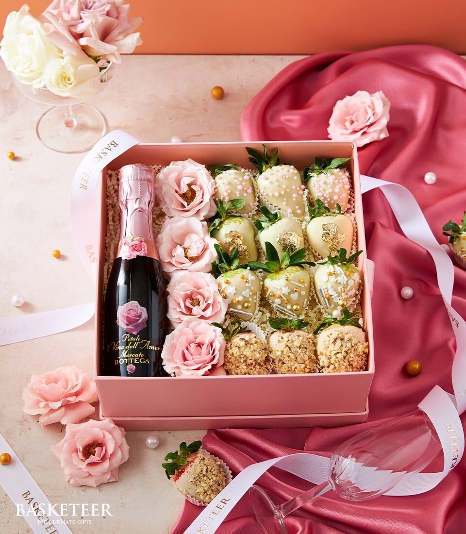 Wine and Strawberries Gift Box