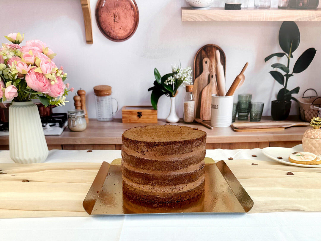 Chocolate Naked Cake - various sizes (Small (18 cm (12 servings)))