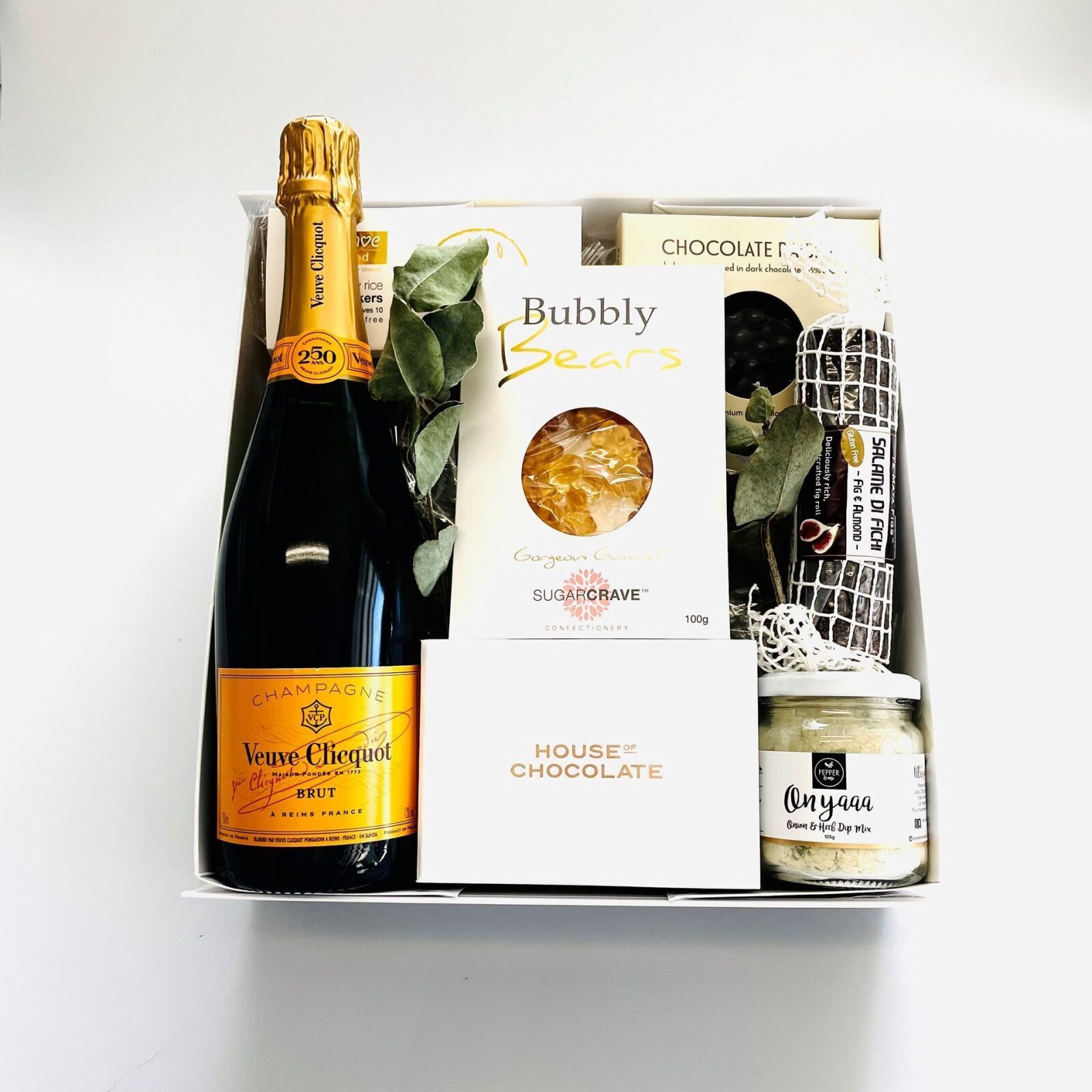 VEUVE CLICQUOT BRUT CHAMPAGNE GIFT BOX