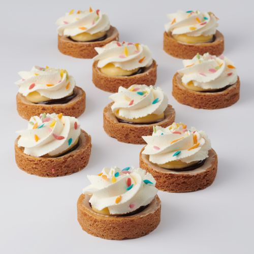 Whipped cream tarts