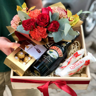 Gift Box — Love Story