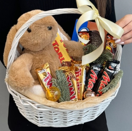 Gift Basket "Gourmet Bunny"