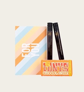 Pampering package 2 wine tubes + Tony's Chocolonely Milk Caramel Sea Salt