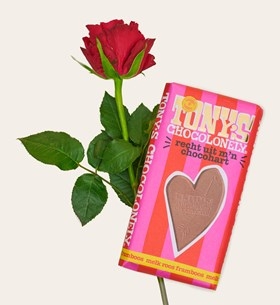 Flowers Red Rose Single + Tony's Chocolonely Straight from My Choco Heart Milk Rose Raspberry