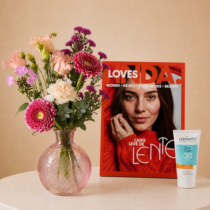 LINDA.loves bouquet including magazine