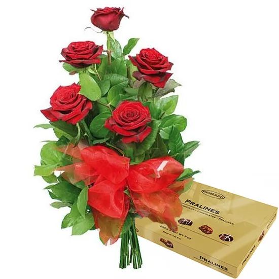 Roses with chocolates (Small)