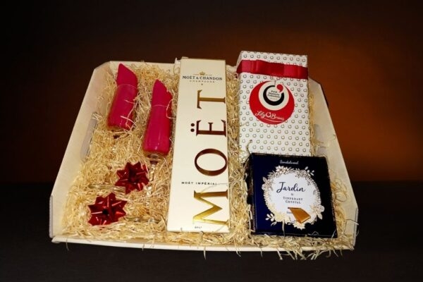 Moet Champagne and Chocolates Luxury Hamper