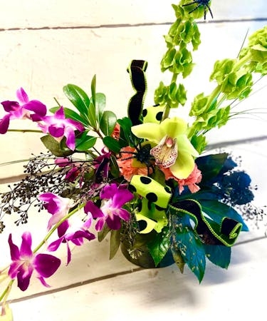 Venom (Starting At -- Smaller, less blooms, in tall vase)
