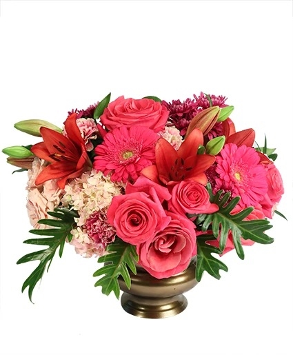 DIVINELY DRAMATIC_x000D_
FLOWER ARRANGEMENT (Standard)