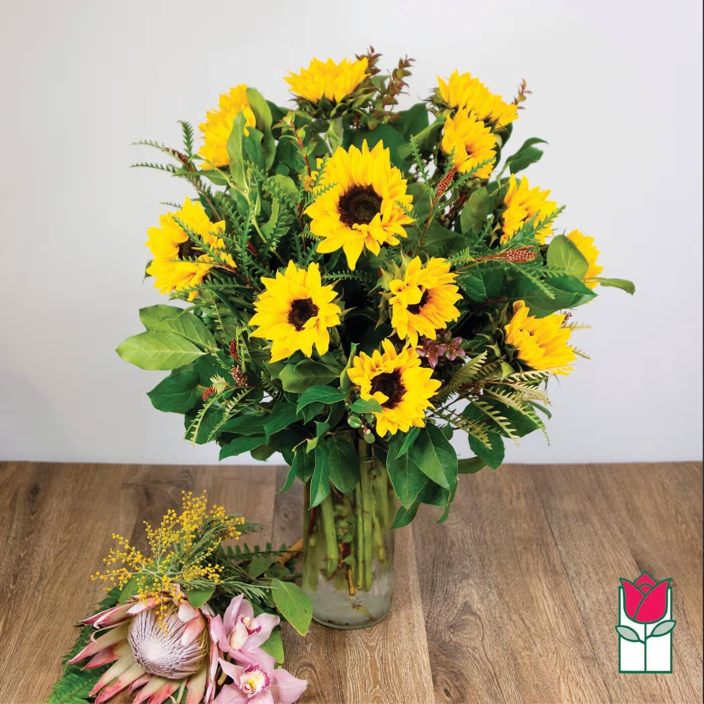Beretania's Luxe Sunflower Bouquet (Standard)