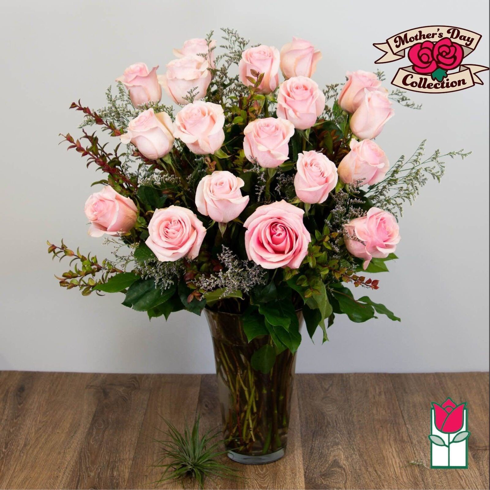 Beretania's 1.5 Dozen Extra Long Stem Pink Rose Bouquet (Standard)