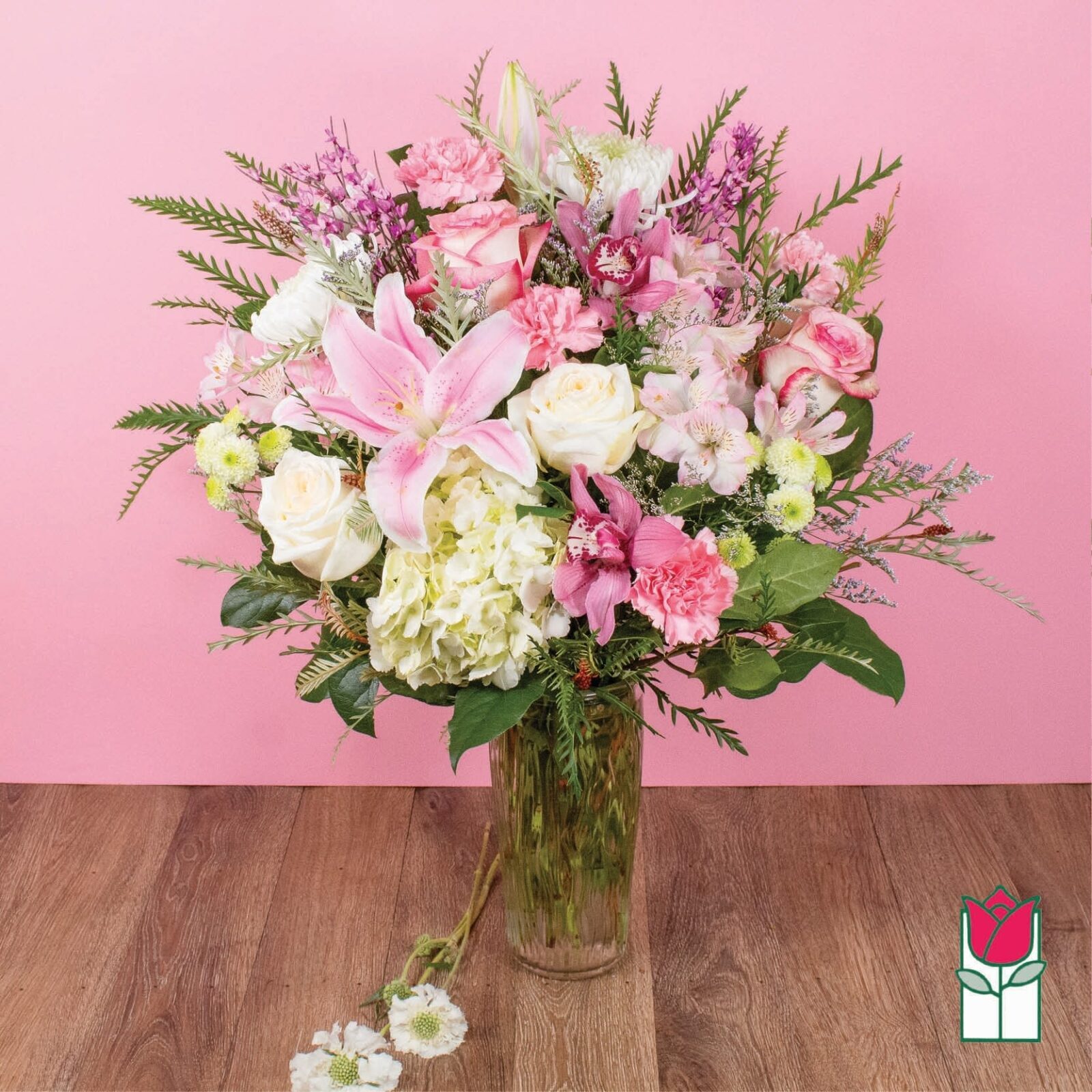 Lavish Bouquet (Standard)