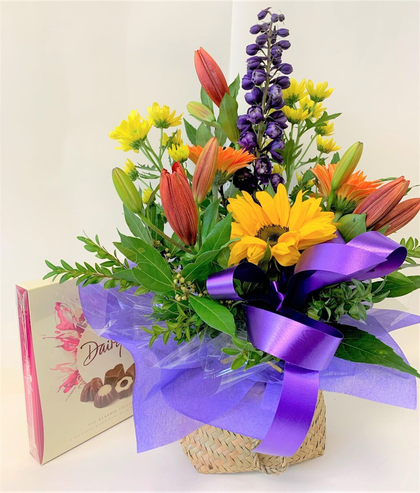 Stunning Sunflower & Mixed Flower Fresh Arrangement Kete Bag