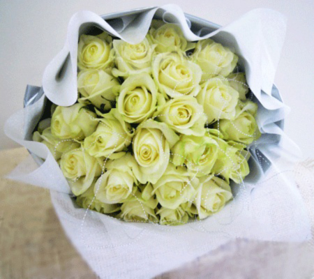 30 White Roses Bouquet