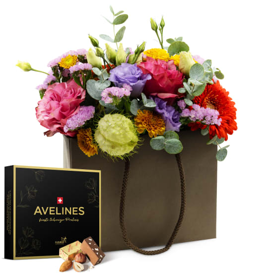 Flower bag «Happiness» with Avelines pralines from Maestrani