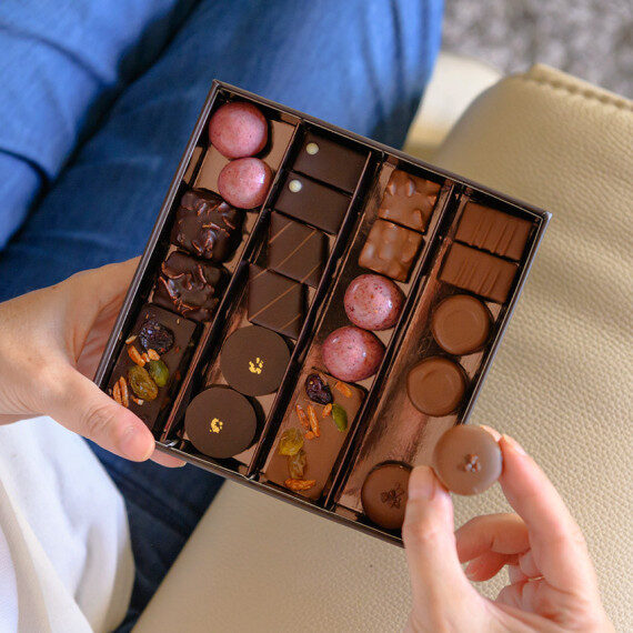 Happiness (24 Chocolates)