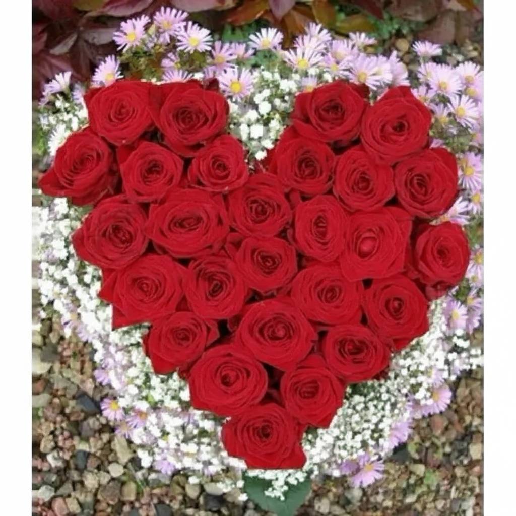 Heart-shaped arrangement Â«Loving heartÂ»