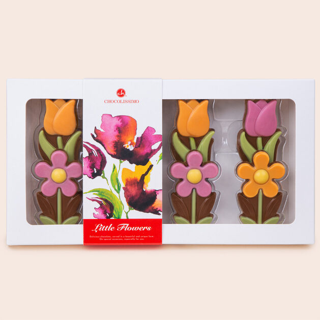Milk chocolate flowers