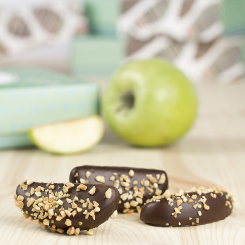 Fresh apples with almonds