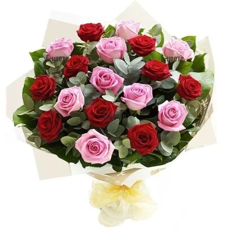 Bouquet of red and pink roses