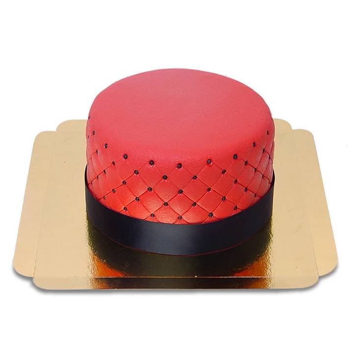 Red Deluxe Cake (Small (18 cm(20 bits)))