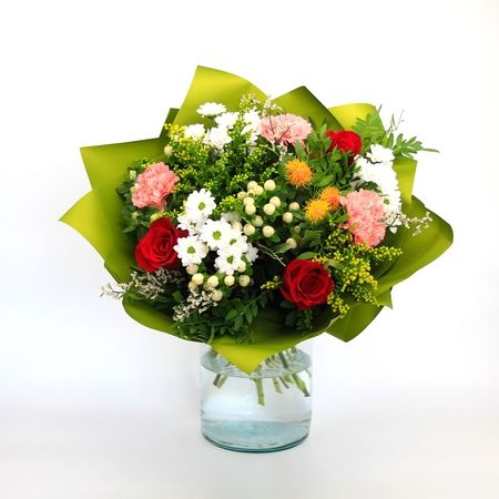 The bouquet does not want to be caressed